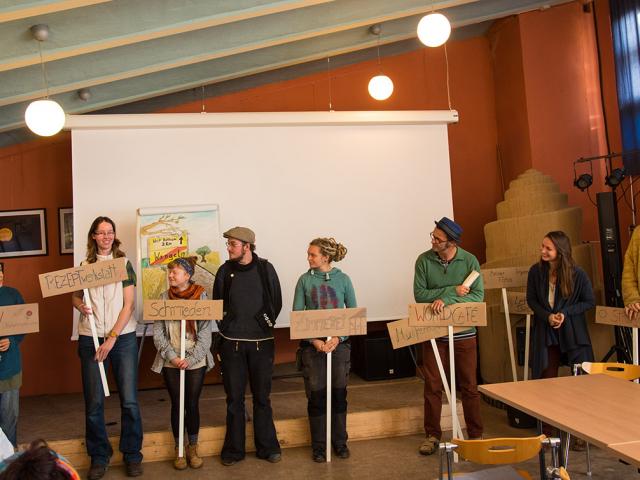 Eine gemischte Vielfalt an Workshopangeboten | Foto: Hendrik Silbermann (ARTWORks) Verschiedene Workshops stellen sich vor | Foto: Hendrik Silbermann (ARTWORks)