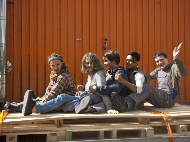 Der Anhänger wurde mit vielen Materialien beladen. | Foto: Hendrik Silbermann (ARTWORKs) Der Anhänger wurde mit vielen Materialien beladen. | Foto: Hendrik Silbermann (ARTWORKs)