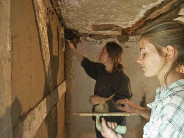 Verputzen eines Fachwerks. | Foto: Hendrik Silbermann (ARTWORKs) Verputzen eines Fachwerks. | Foto: Hendrik Silbermann (ARTWORKs)