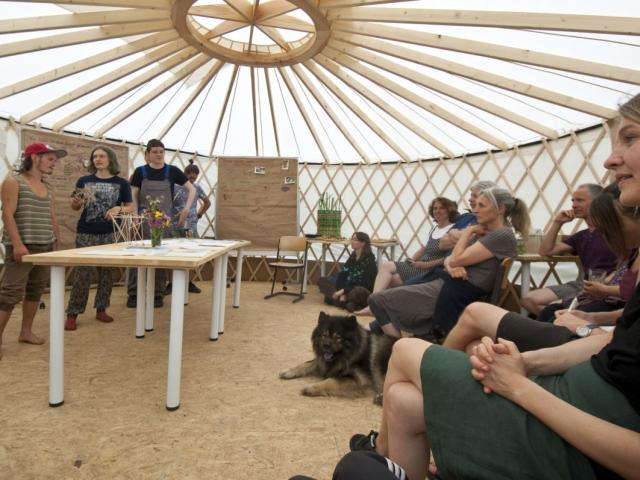 Ein Wangeliner Workcamp, das junge Erwachsene zum Tüfteln und Träumen einlädt Gemeinsame Abschiedsveranstaltung beim Wangeliner Workcamp